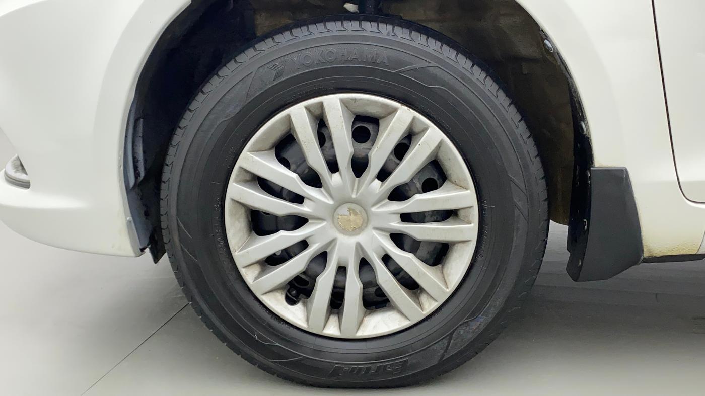 2015 Maruti Swift Dzire VDI, Diesel, Manual, 93,441 km, Left Front Wheel