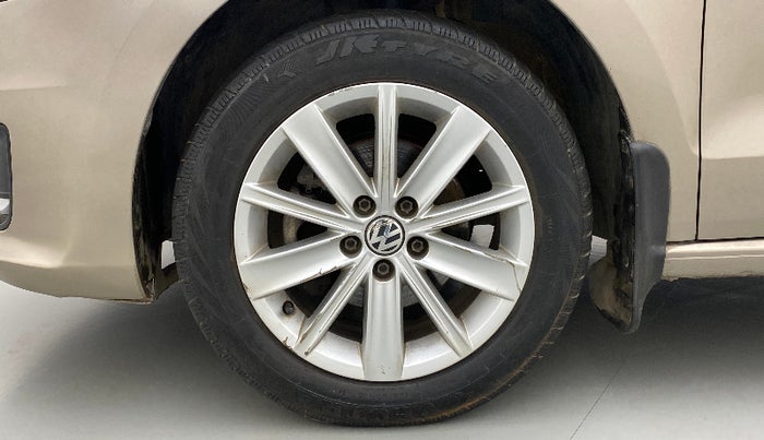 2016 Volkswagen Vento HIGHLINE PETROL AT, Petrol, Automatic, 51,899 km, Left Front Wheel