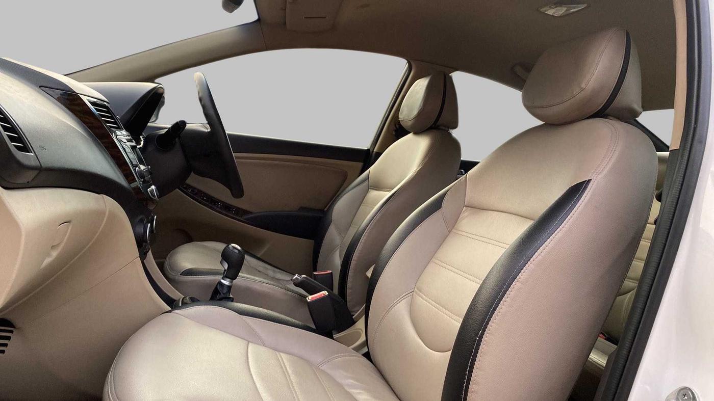 2015 Hyundai Verna FLUIDIC 1.6 CRDI S(O) 4S, Diesel, Manual, 95,690 km, Right Side Front Door Cabin