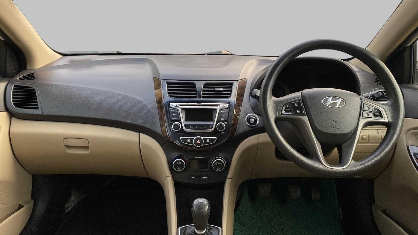2015 Hyundai Verna FLUIDIC 1.6 CRDI S(O) 4S, Diesel, Manual, 95,690 km, Dashboard