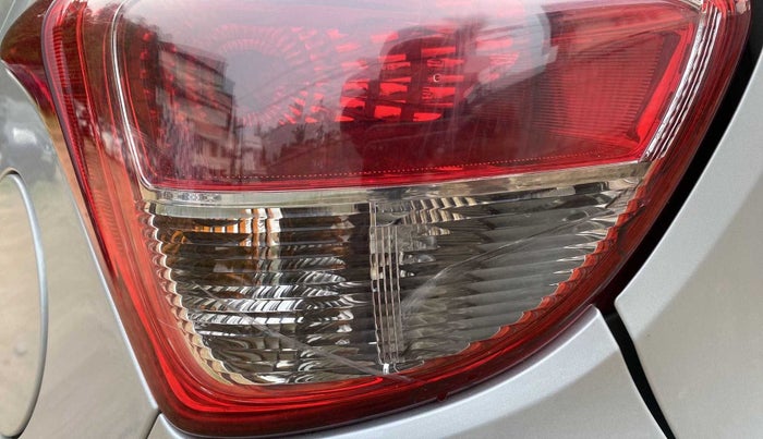 2016 Hyundai Grand i10 ASTA (O) AT 1.2 KAPPA VTVT, Petrol, Automatic, 38,247 km, Left tail light - Minor scratches