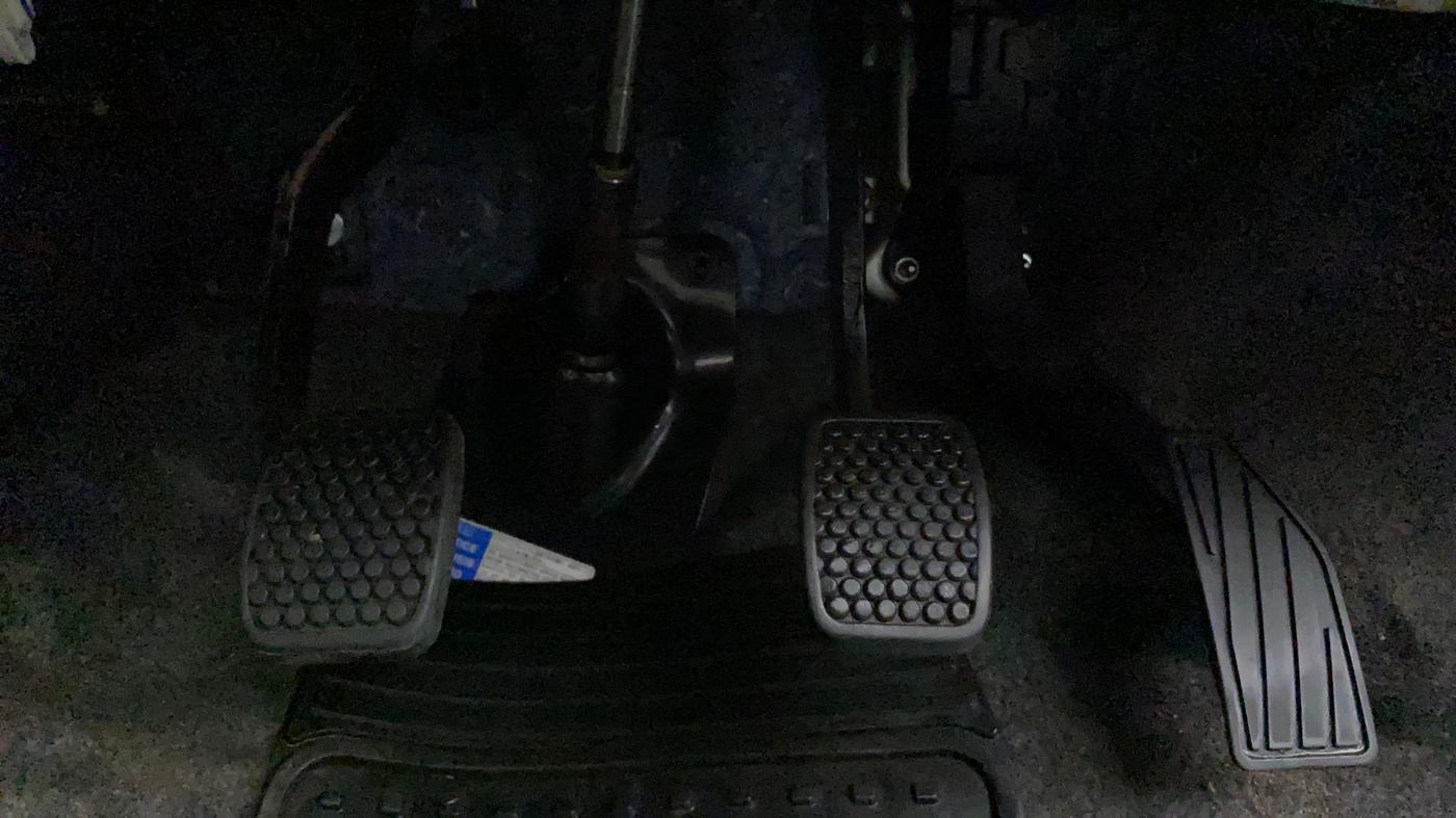 2019 Maruti Alto VXI, Petrol, Manual, 18,501 km, Pedals