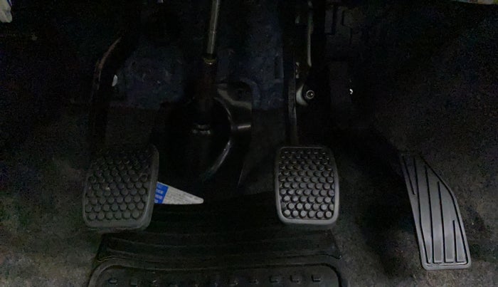 2019 Maruti Alto VXI, Petrol, Manual, 18,501 km, Pedals