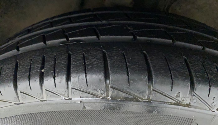 2019 Maruti Alto VXI, Petrol, Manual, 18,501 km, Right Front Tyre Tread