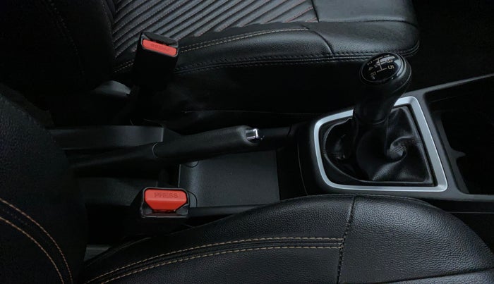2018 Maruti Swift VXI, Petrol, Manual, 29,581 km, Gear Lever