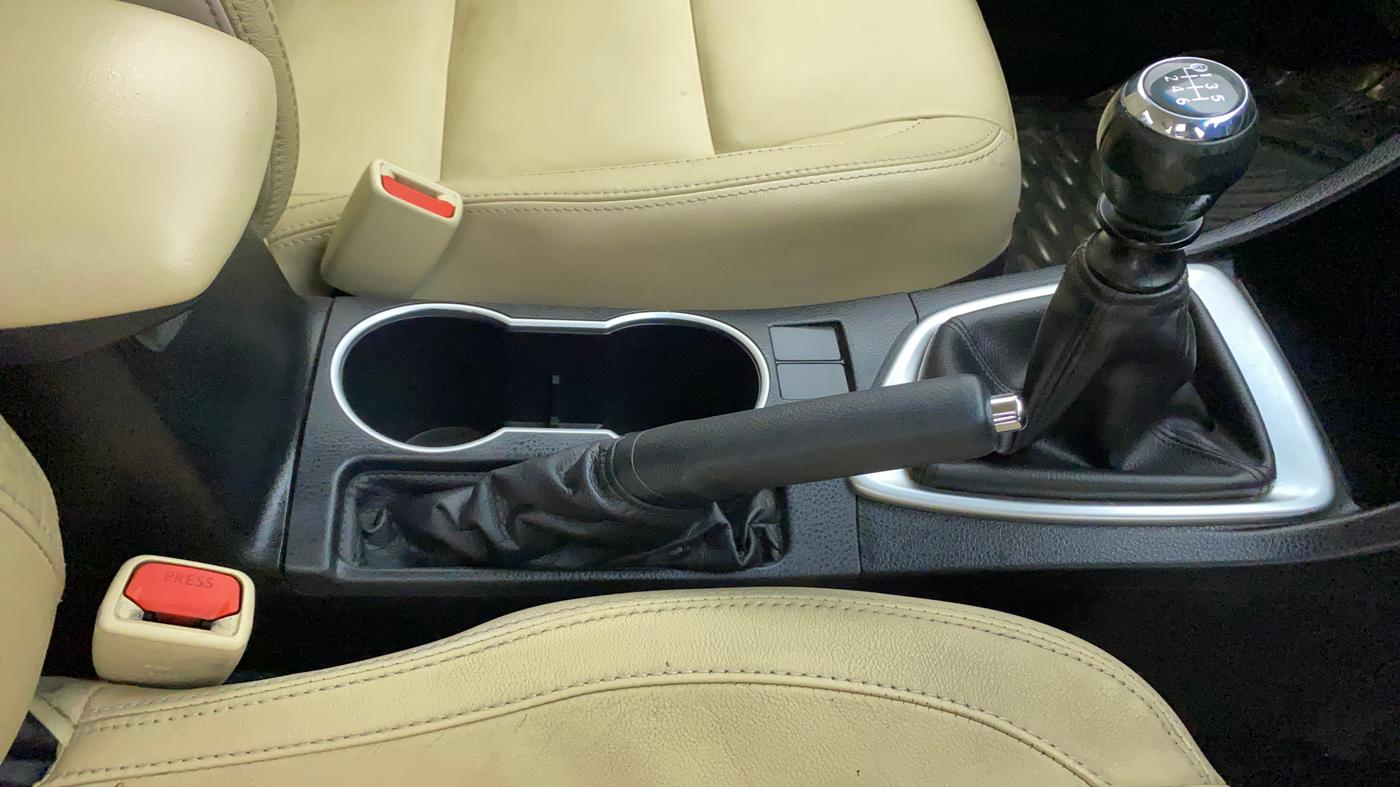 2017 Toyota Corolla Altis GL PETROL, Petrol, Manual, 63,769 km, Gear Lever