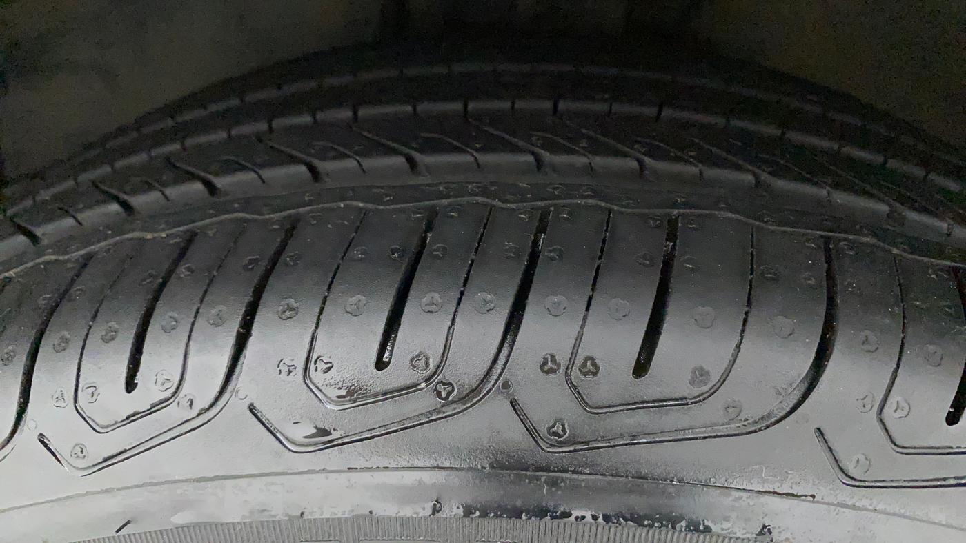 2017 Toyota Corolla Altis GL PETROL, Petrol, Manual, 63,769 km, Left Front Tyre Tread