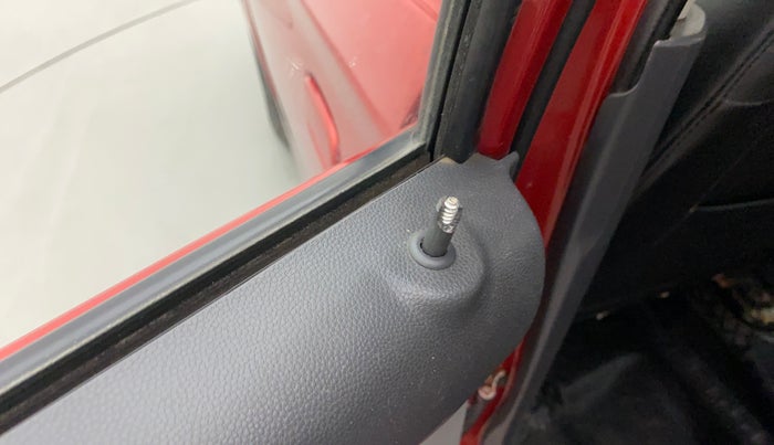 2018 Maruti Alto 800 LXI, Petrol, Manual, 68,347 km, Lock system - Door lock knob has minor damage