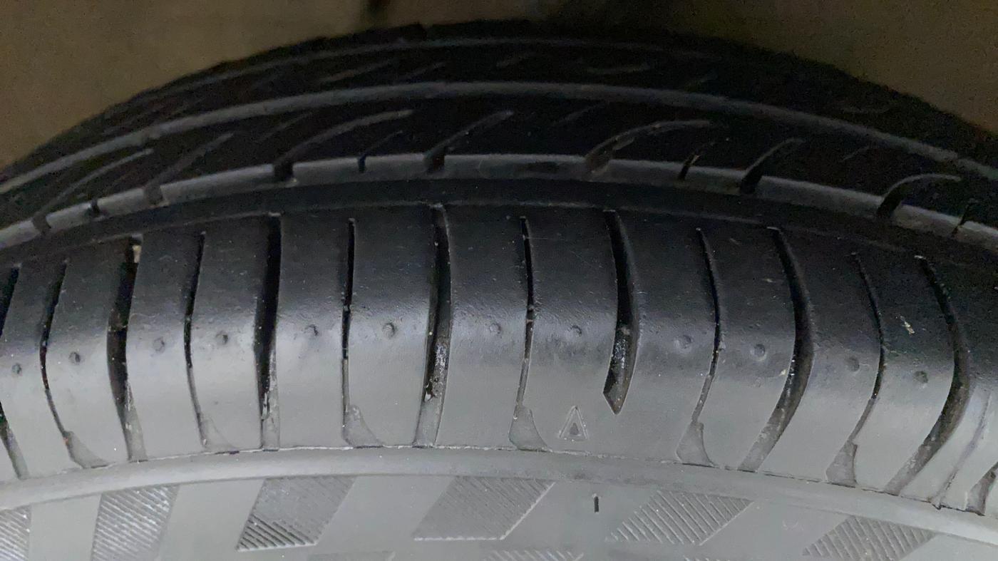 2018 Maruti Alto 800 LXI, Petrol, Manual, 68,347 km, Right Front Tyre Tread