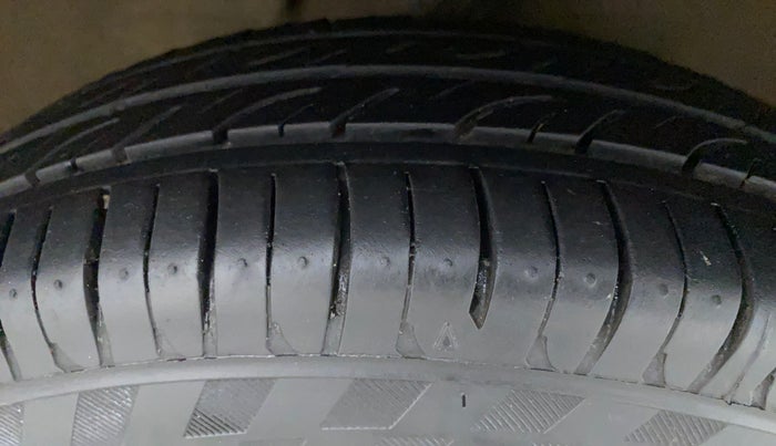 2018 Maruti Alto 800 LXI, Petrol, Manual, 68,347 km, Right Front Tyre Tread