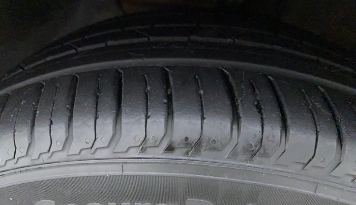 2021 Hyundai NEW I20 ASTA (O) 1.5 CRDI MT, Diesel, Manual, 11,237 km, Left Front Tyre Tread