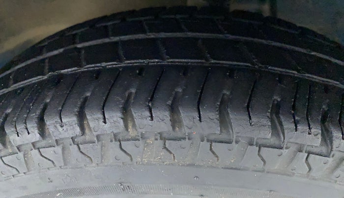 2019 Maruti Alto 800 LXI, Petrol, Manual, 15,873 km, Left Front Tyre Tread