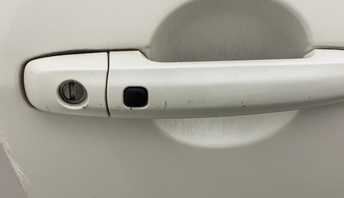 2017 Maruti Swift ZXI, Petrol, Manual, 68,083 km, Lock system - Keyless sensor not working