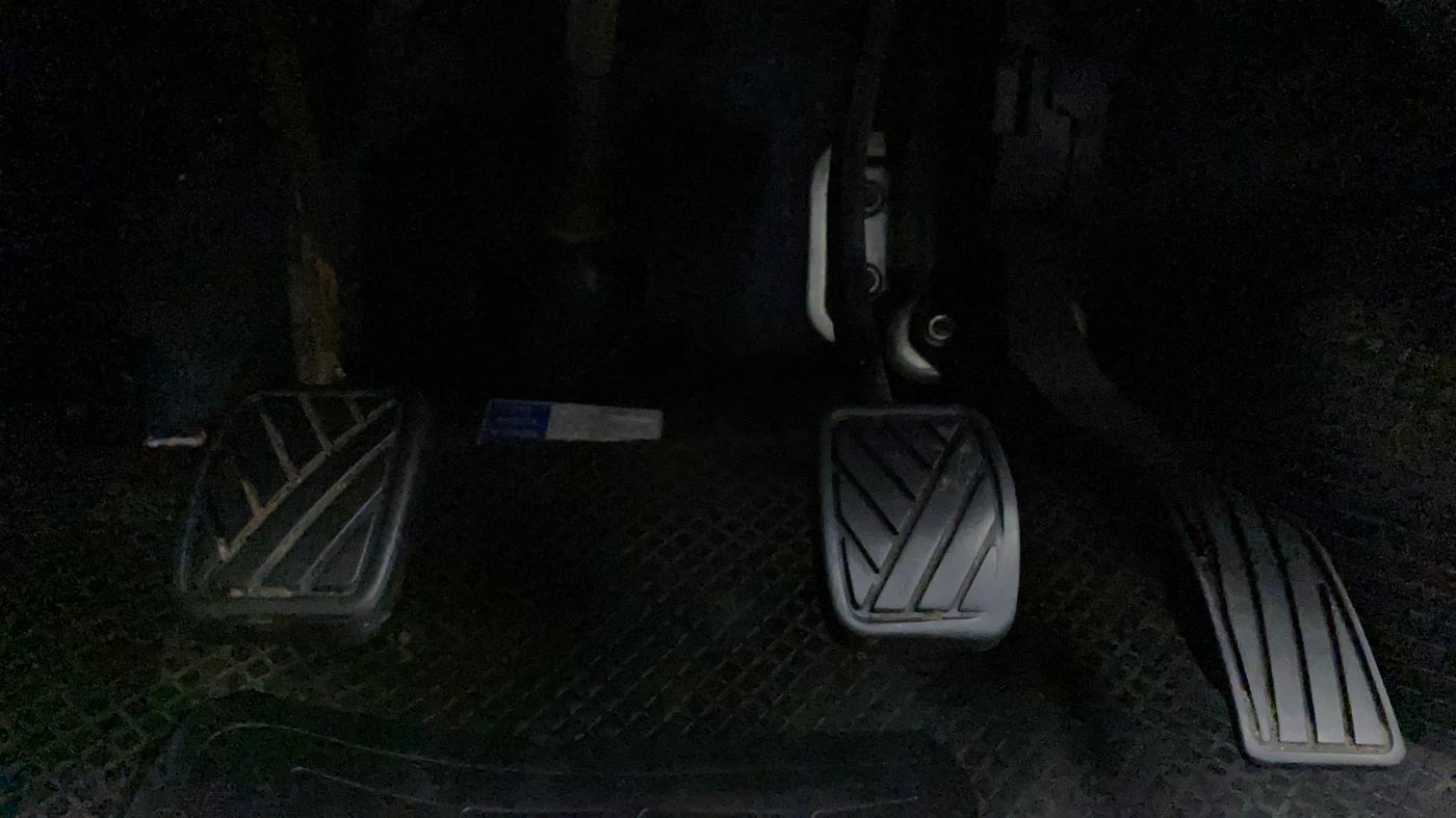2017 Maruti Swift ZXI, Petrol, Manual, 68,083 km, Pedals