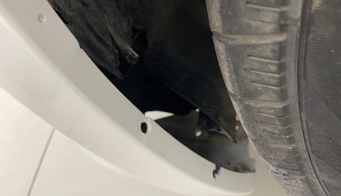 2017 Maruti Swift ZXI, Petrol, Manual, 68,083 km, Left fender - Lining loose