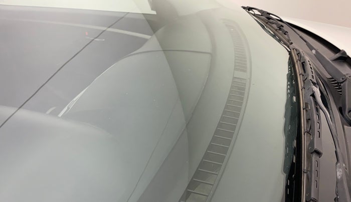 2017 Maruti Swift ZXI, Petrol, Manual, 68,083 km, Front windshield - Minor spot on windshield