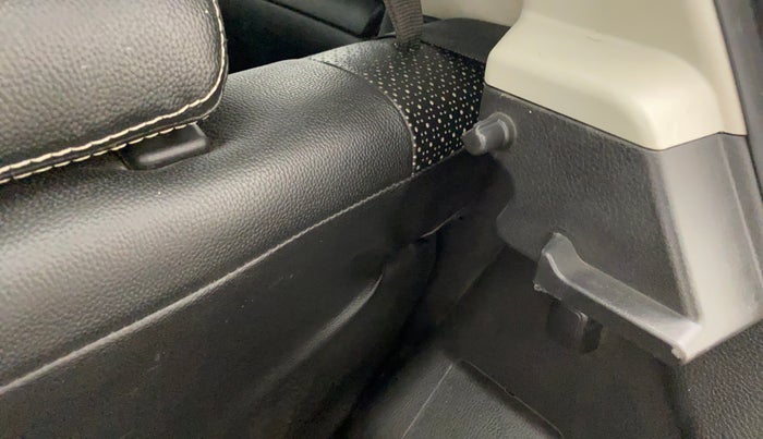 2017 Maruti Swift ZXI, Petrol, Manual, 68,083 km, Dicky (Boot door) - Parcel tray missing