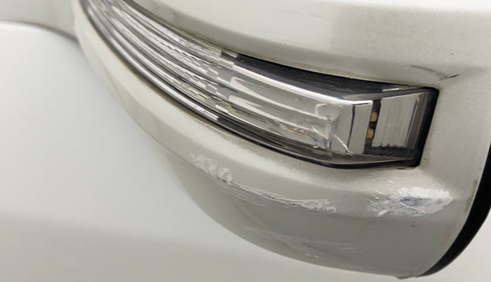 2017 Maruti Swift ZXI, Petrol, Manual, 68,083 km, Left rear-view mirror - Indicator light has minor damage