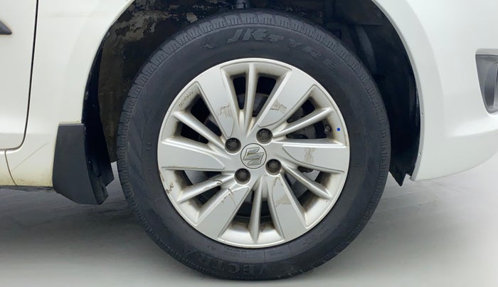 2017 Maruti Swift ZXI, Petrol, Manual, 68,083 km, Right Front Wheel