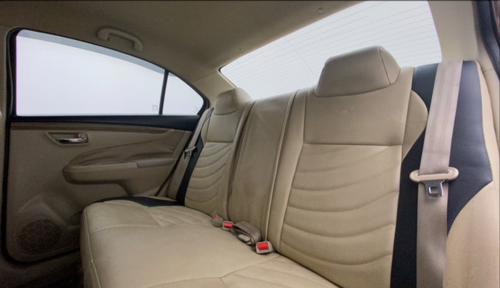 2018 Maruti Ciaz SIGMA 1.5 SHVS MT  PETROL, Petrol, Manual, 47,680 km, Right Side Rear Door Cabin