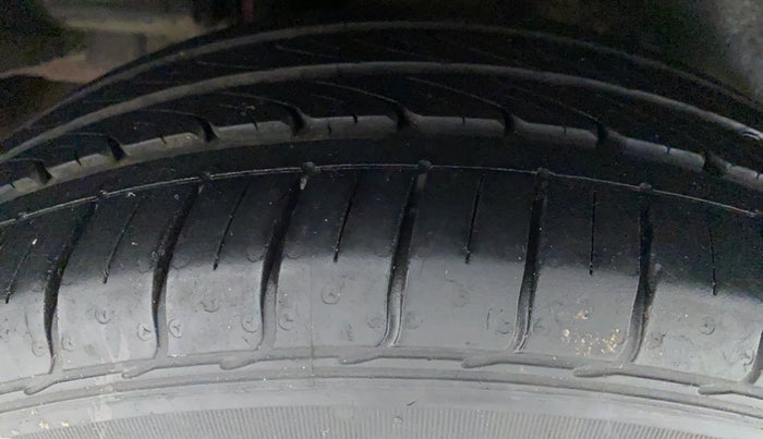 2018 Maruti Ciaz SIGMA 1.5 SHVS MT  PETROL, Petrol, Manual, 47,680 km, Right Rear Tyre Tread