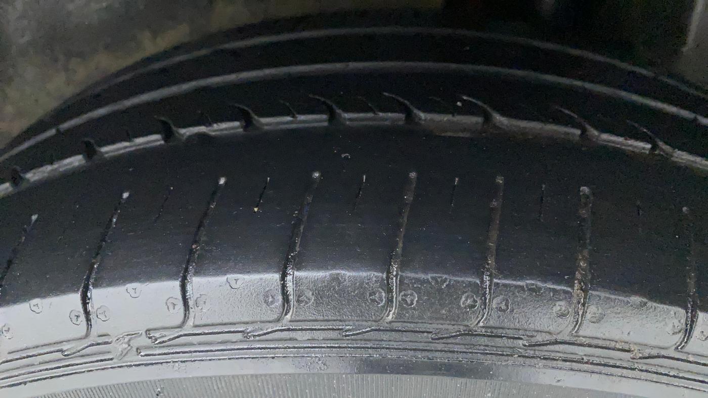 2018 Maruti Ciaz SIGMA 1.5 SHVS MT  PETROL, Petrol, Manual, 47,680 km, Left Rear Tyre Tread