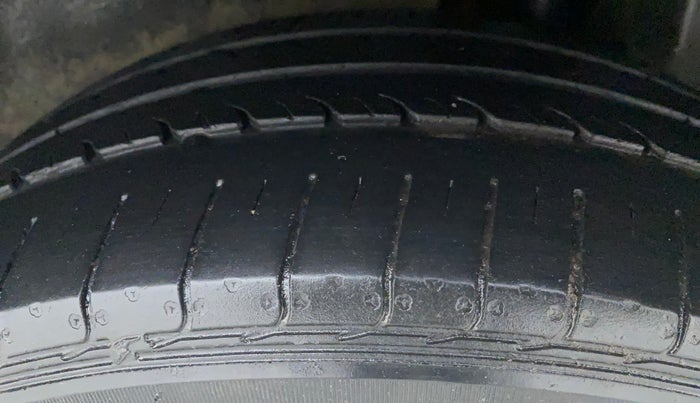 2018 Maruti Ciaz SIGMA 1.5 SHVS MT  PETROL, Petrol, Manual, 47,680 km, Left Rear Tyre Tread