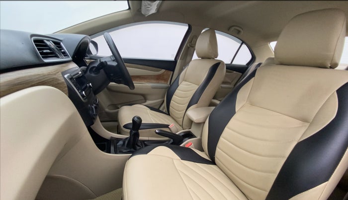 2018 Maruti Ciaz SIGMA 1.5 SHVS MT  PETROL, Petrol, Manual, 47,680 km, Right Side Front Door Cabin