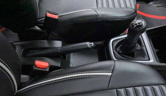 2022 Maruti Swift VXI, Petrol, Manual, 9,524 km, Gear Lever