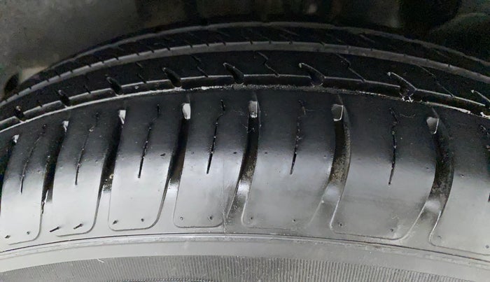 2022 Maruti Swift VXI, Petrol, Manual, 9,524 km, Left Rear Tyre Tread