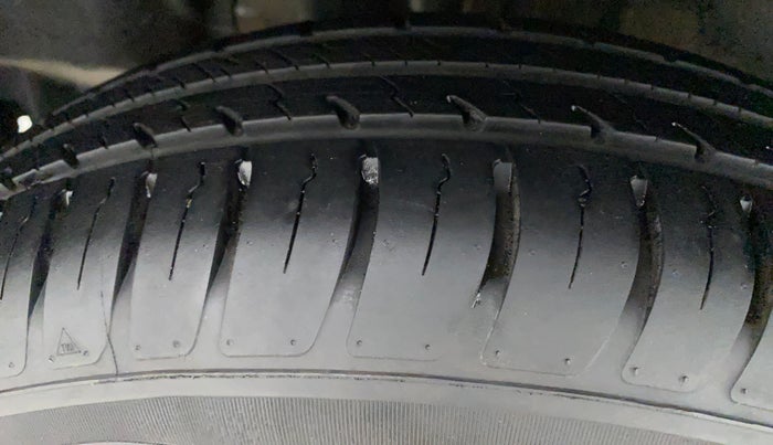 2022 Maruti Swift VXI, Petrol, Manual, 9,524 km, Right Rear Tyre Tread