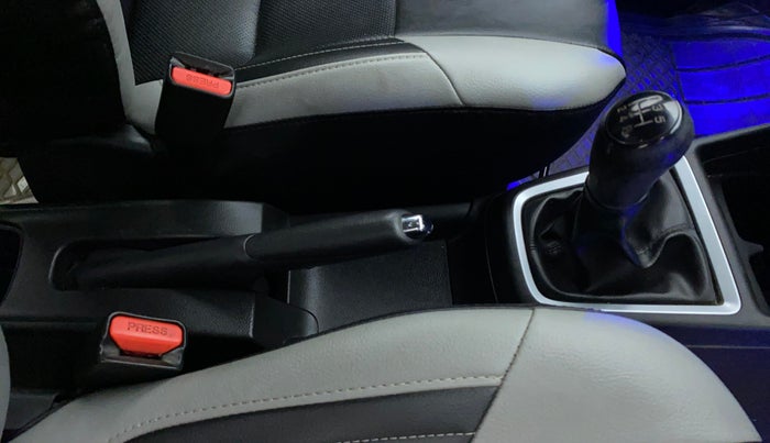 2018 Maruti Swift VXI, Petrol, Manual, 53,101 km, Gear Lever