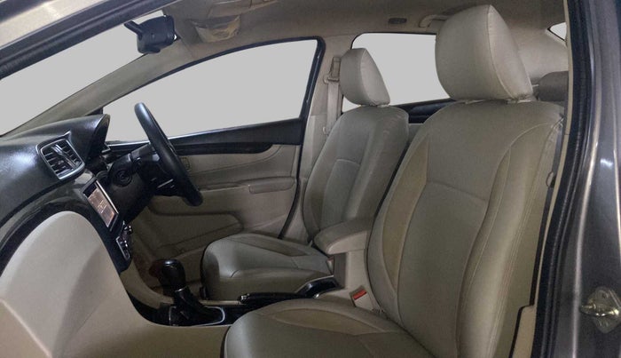 2017 Maruti Ciaz ZXI+ AT, Petrol, Automatic, 38,256 km, Right Side Front Door Cabin