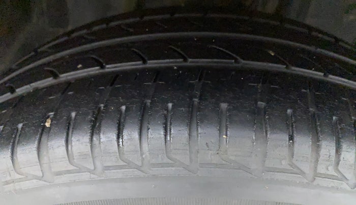 2019 Datsun Go T, Petrol, Manual, 79,625 km, Right Front Tyre Tread