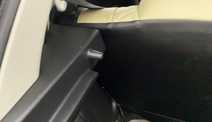 2019 Maruti Swift VXI, Petrol, Manual, 15,969 km, Dicky (Boot door) - Parcel tray missing