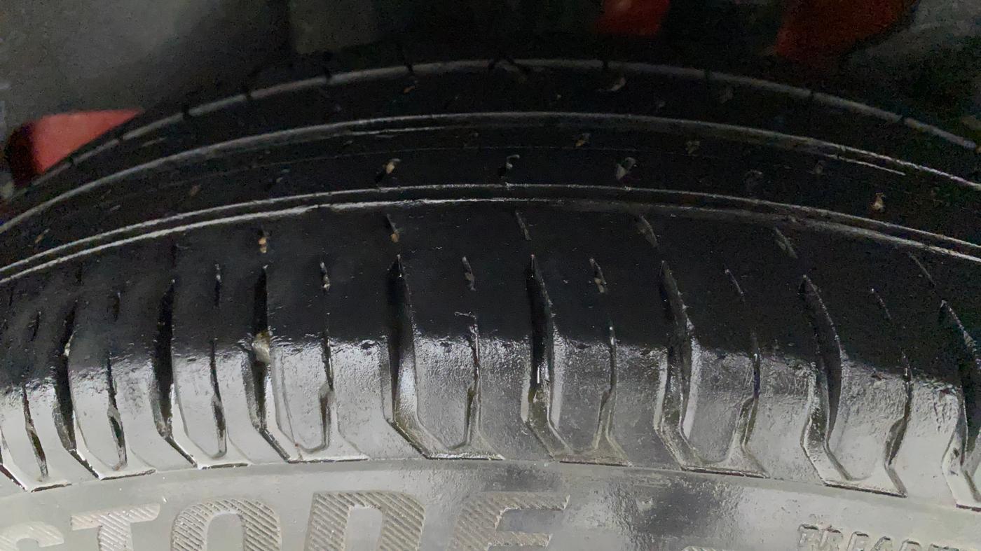 2019 Maruti Swift VXI, Petrol, Manual, 29,270 km, Left Rear Tyre Tread
