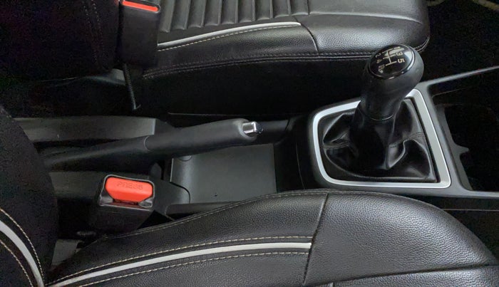 2019 Maruti Swift VXI, Petrol, Manual, 29,270 km, Gear Lever