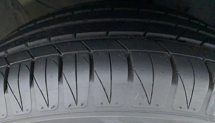 2021 KIA SONET HTX PLUS 1.5, Diesel, Manual, 51,666 km, Right Front Tyre Tread