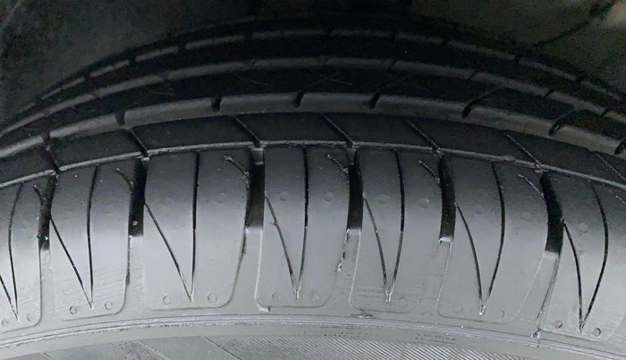 2021 KIA SONET HTX PLUS 1.5, Diesel, Manual, 51,666 km, Left Front Tyre Tread