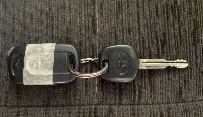 2012 Toyota Etios Liva G, Petrol, Manual, 86,850 km, Lock system - Dork lock functional only from remote key