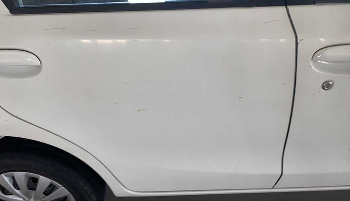 2012 Toyota Etios Liva G, Petrol, Manual, 86,850 km, Right rear door - Minor scratches