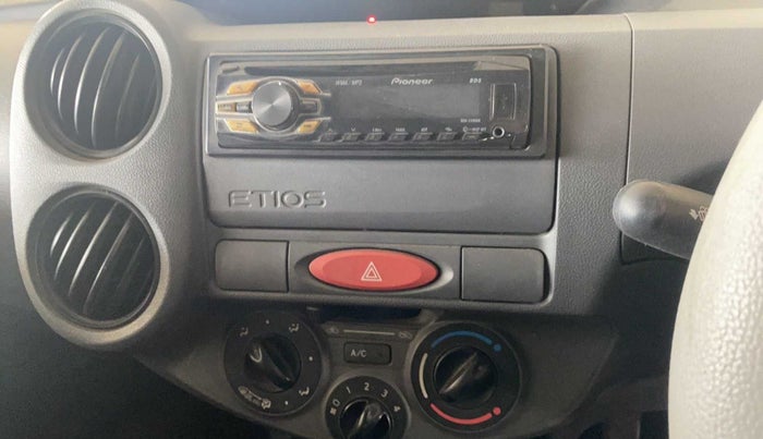 2012 Toyota Etios Liva G, Petrol, Manual, 86,850 km, Infotainment system - Front speakers missing / not working