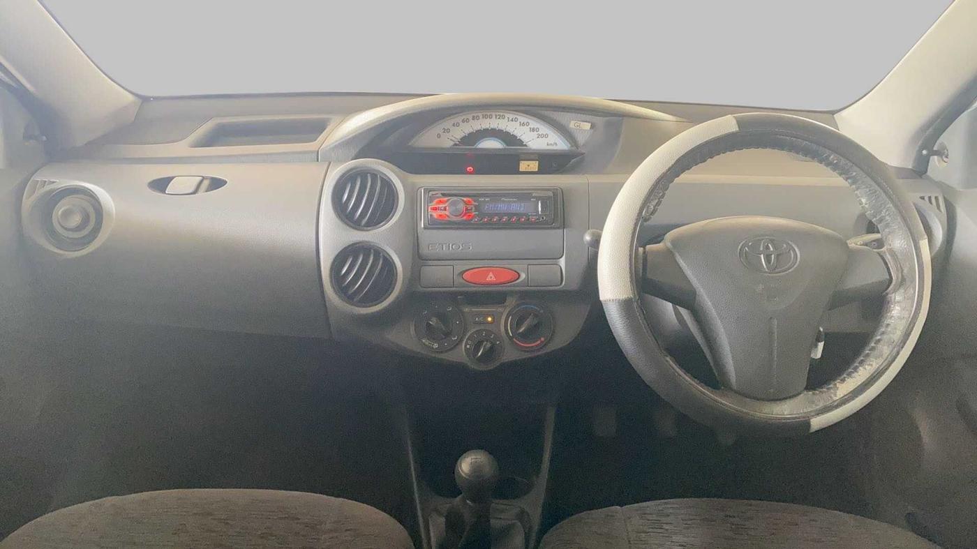 2012 Toyota Etios Liva G, Petrol, Manual, 86,850 km, Dashboard