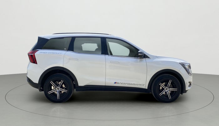 2022 Mahindra XUV700 AX 3 P MT 5 STR, Petrol, Manual, 14,792 km, Right Side View