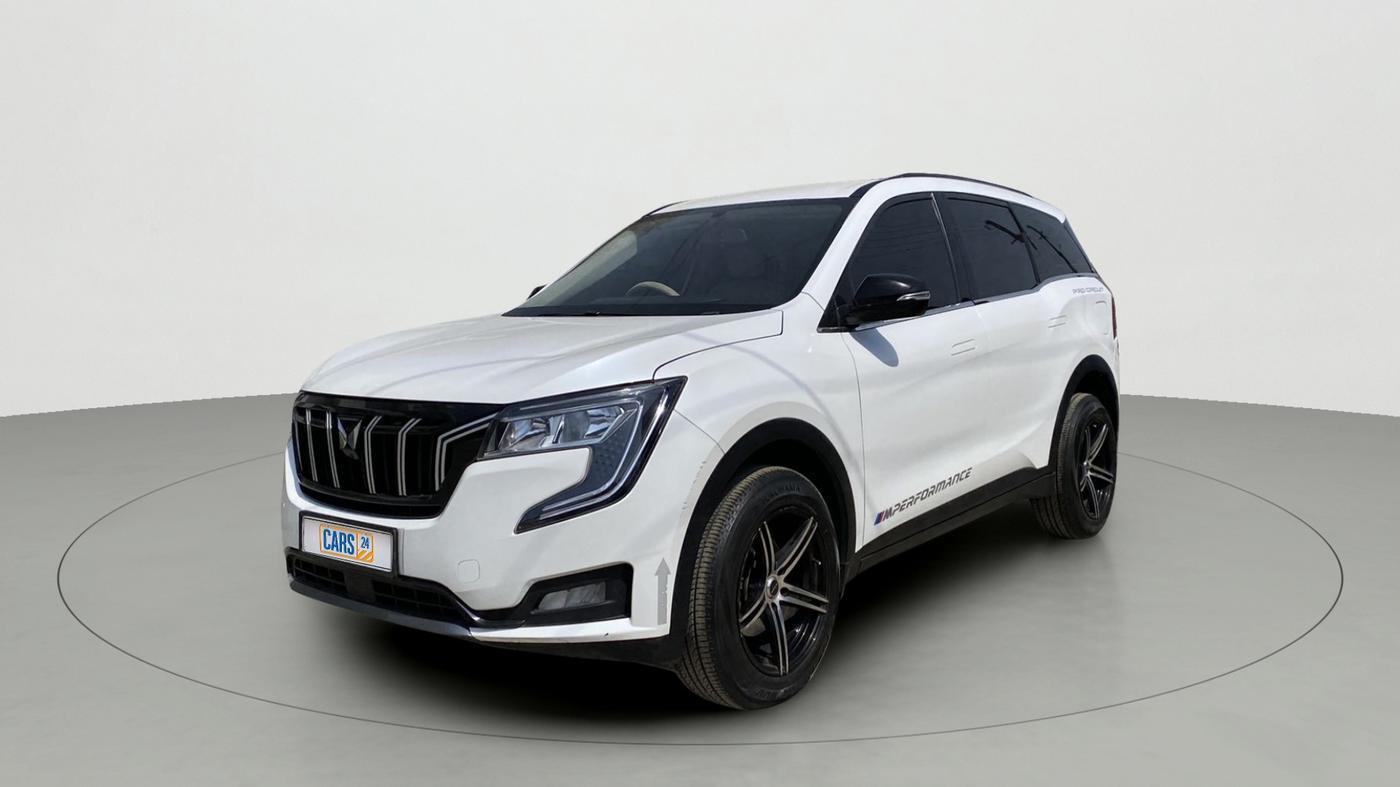2022 Mahindra XUV700 AX 3 P MT 5 STR, Petrol, Manual, 14,792 km, Left Front Diagonal