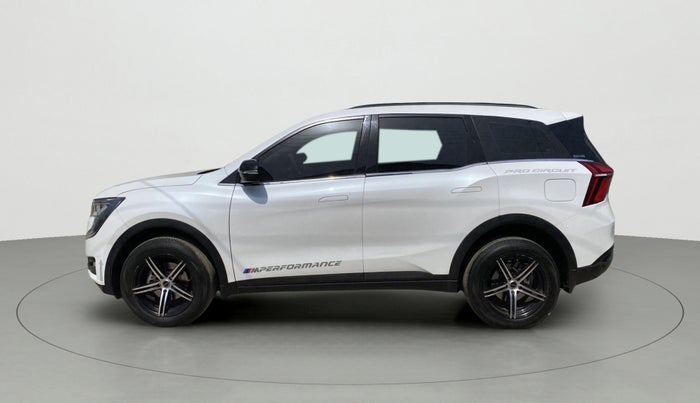 2022 Mahindra XUV700 AX 3 P MT 5 STR, Petrol, Manual, 14,792 km, Left Side