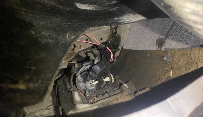 2017 Maruti Dzire VXI, Petrol, Manual, 77,569 km, Left fender - Lining loose