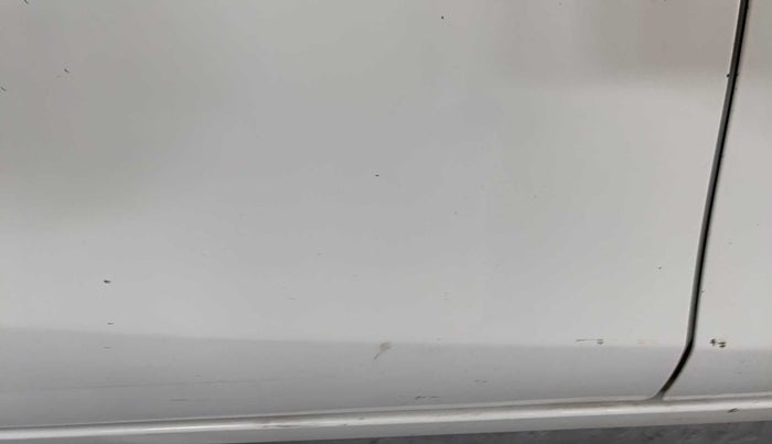 2015 Maruti Alto K10 VXI, Petrol, Manual, 72,577 km, Right rear door - Minor scratches