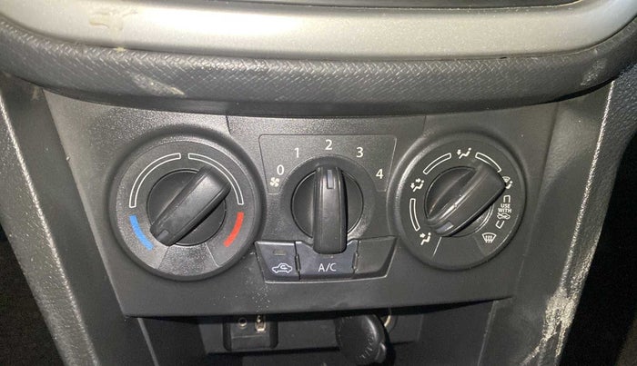 2016 Maruti Vitara Brezza VDI (O), Diesel, Manual, 79,819 km, AC Unit - Minor issues in the main switch