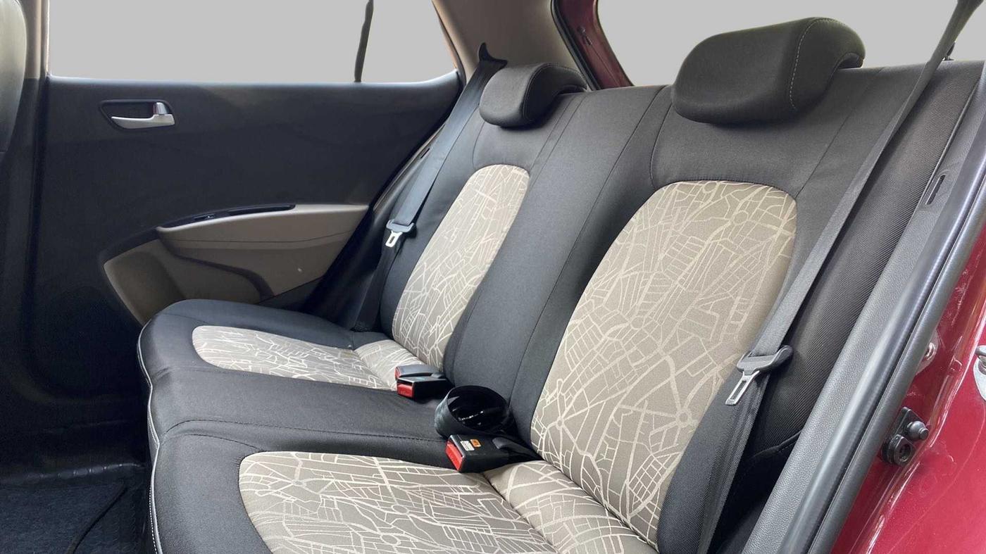 2016 Hyundai Grand i10 ASTA (O) AT 1.2 KAPPA VTVT, Petrol, Automatic, 52,073 km, Right Side Rear Door Cabin